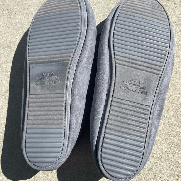 Old Navy Faux-Suede Sherpa-Lined Moccasin Slippers Size 8/9 New! - Picture 3 of 3